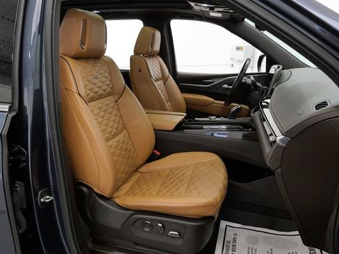 Used 2021 Cadillac Escalade Premium Luxury w/ Driver Assist Tech Package AWD/4WD image 15