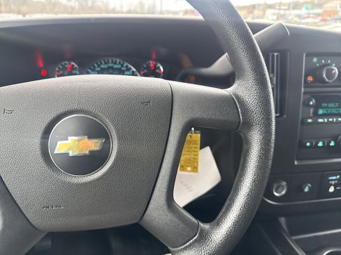 Used 2022 Chevrolet Express 2500 Work Van Full-size Cargo Van w/ Driver Convenience Package image 19
