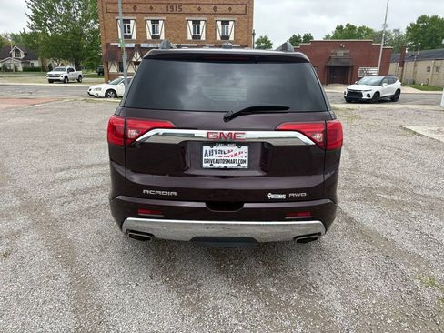 Used 2018 GMC Acadia Denali w/ Technology Package AWD/4WD image 4