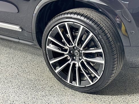 New 2026 Volvo XC90 B5 Plus w/ Protection Package Premier image 8