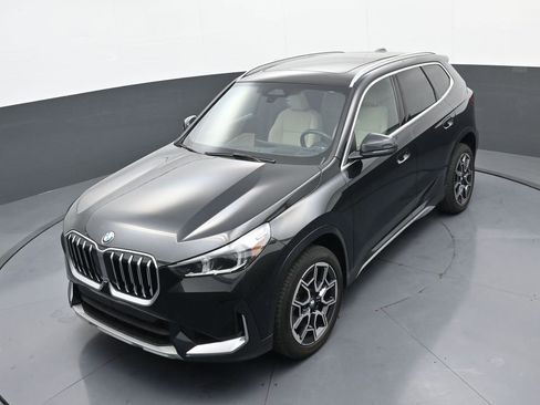 New 2025 BMW X1 xDrive28i w/ Technology Package image 32