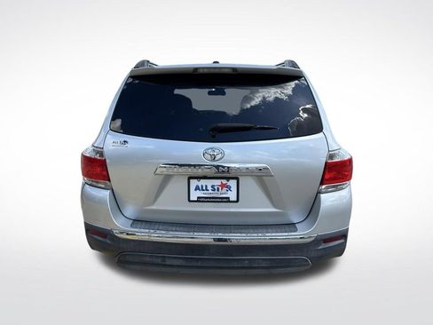 Used 2012 Toyota Highlander Limited w/ Tow Pkg FWD image 7