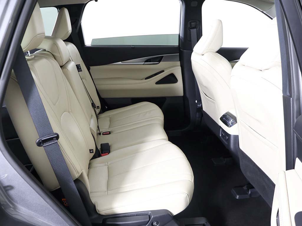Used 2023 INFINITI QX60 Luxe w/ Cargo Package AWD/4WD image 40