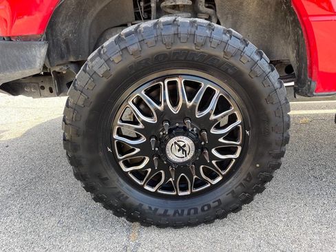 Used 2019 Ford F350 Lariat w/ Chrome Package image 11