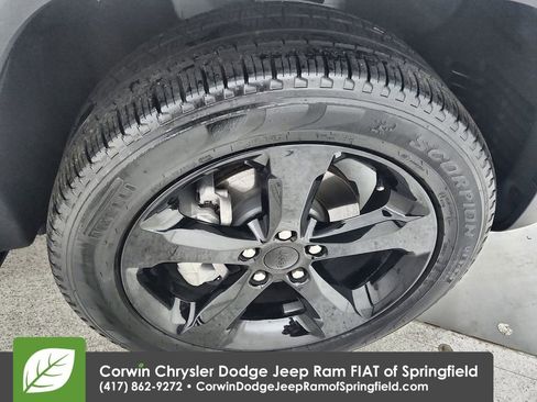 Certified 2023 Jeep Grand Cherokee Limited w/ Black Appearance Package image 34