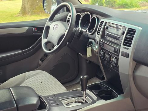 Used 2007 Toyota 4Runner SR5 AWD/4WD image 15