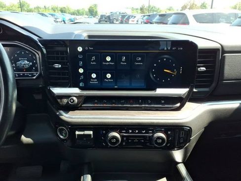 Used 2022 Chevrolet Silverado 1500 LTZ w/ LTZ Premium Package AWD/4WD image 9