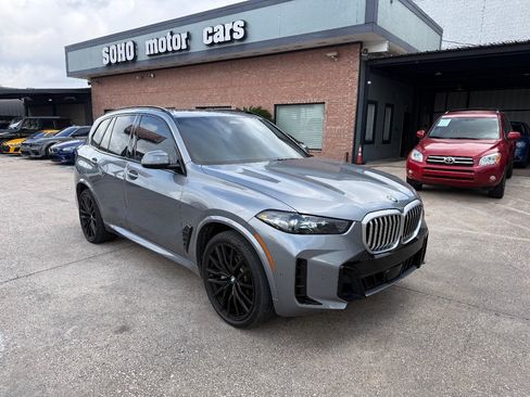 Used 2024 BMW X5 sDrive40i w/ M Sport Package RWD image 3