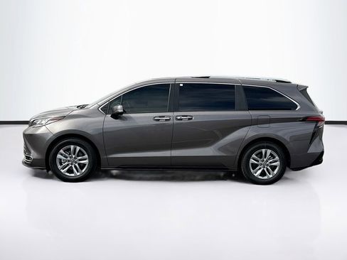 Certified 2024 Toyota Sienna Limited AWD/4WD image 8