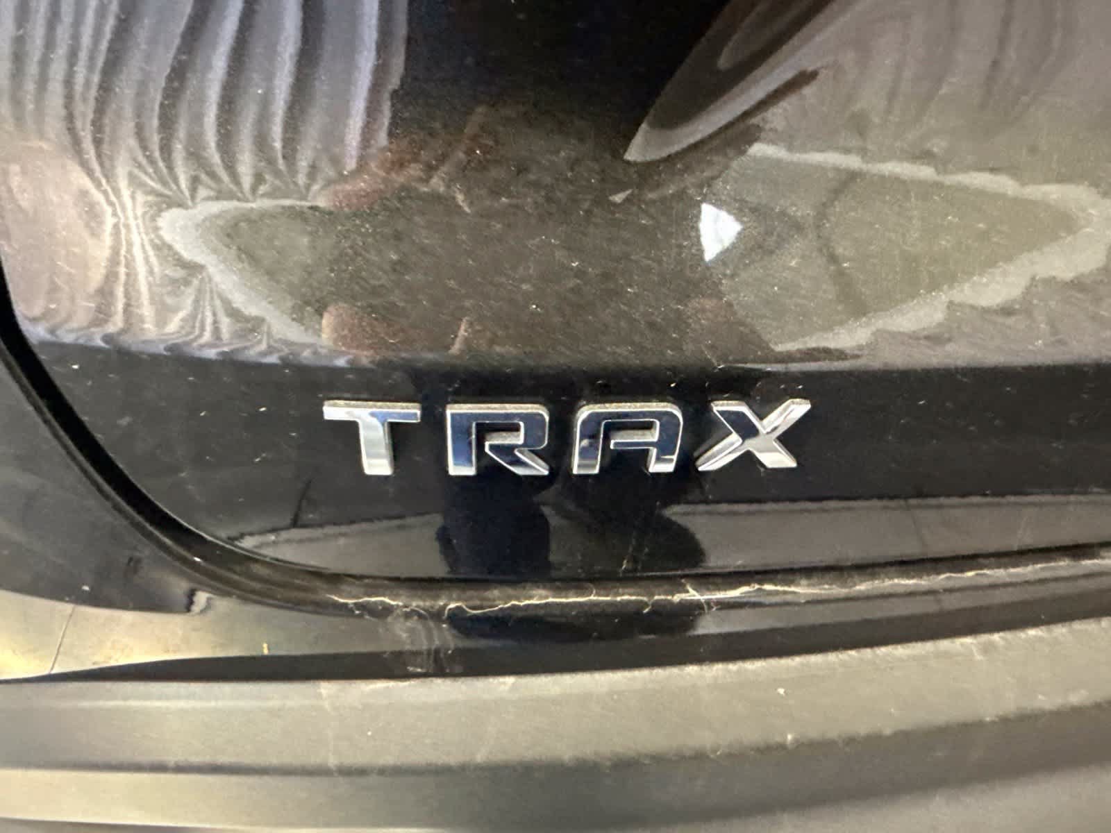 Used 2025 Chevrolet Trax LT FWD image 13