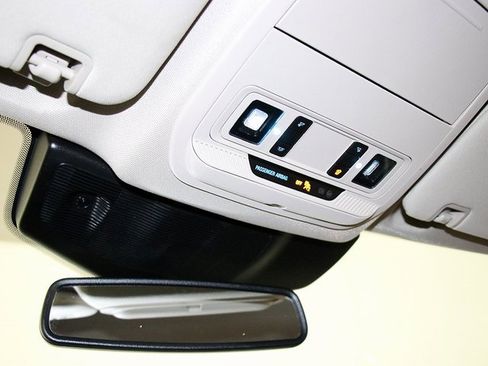 Used 2023 Ford Explorer Limited image 26