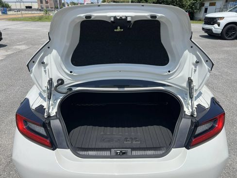Used 2024 Toyota GR86 Premium RWD image 9