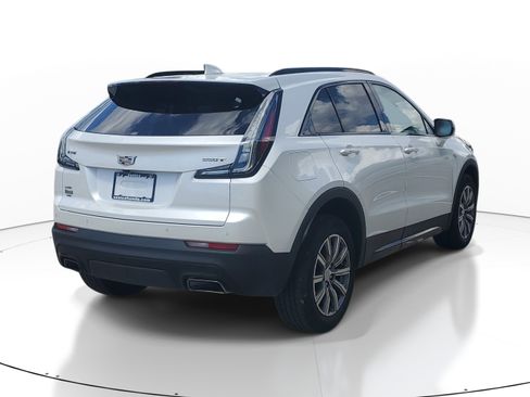 Used 2022 Cadillac XT4 Sport w/ Cold Weather Package AWD/4WD image 5