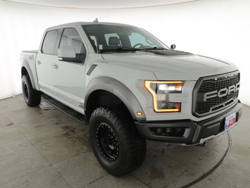 Used 2019 Ford F150 Raptor w/ Equipment Group 802A Luxury AWD/4WD image 4