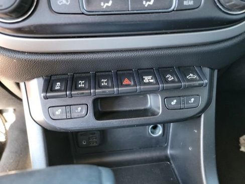 Used 2020 Chevrolet Colorado ZR2 image 12
