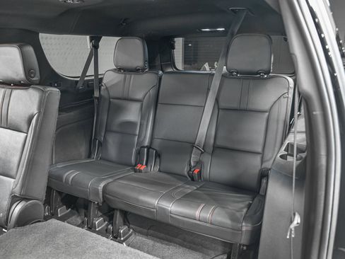 Used 2022 Chevrolet Suburban RST AWD/4WD image 29