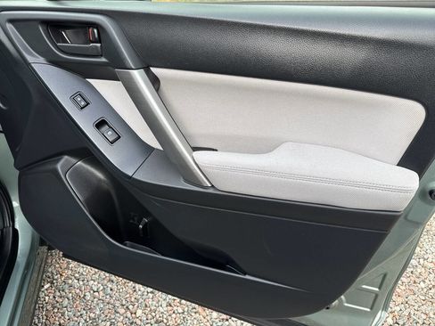 Used 2015 Subaru Forester 2.5i w/ Alloy Wheel Package image 25