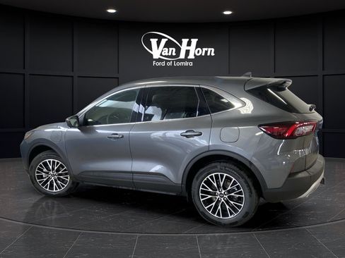New 2025 Ford Escape SE w/ PHEV Premium Package FWD image 3