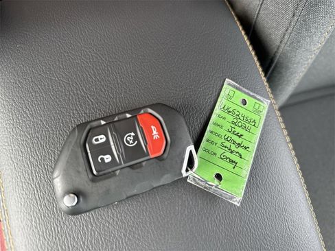 Used 2024 Jeep Wrangler Sahara image 29