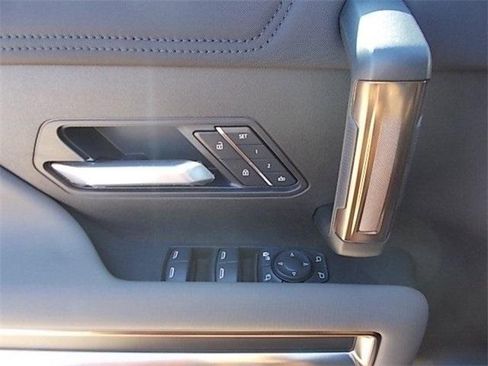 New 2025 GMC Hummer EV 2X w/ Extreme Off-Road Package image 16