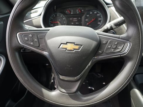 Used 2021 Chevrolet Malibu LS FWD image 23