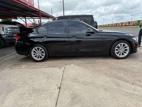 Used 2016 BMW 320i xDrive Sedan AWD/4WD image 8