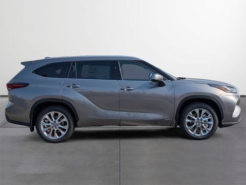 New 2026 Toyota Highlander Limited image 6