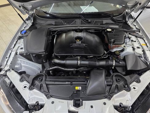 Used 2014 Jaguar XF RWD image 42