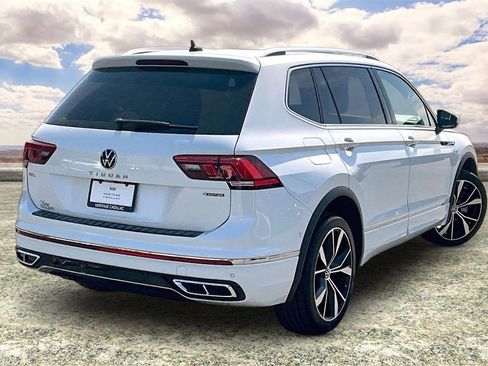Used 2022 Volkswagen Tiguan SEL R-Line image 5