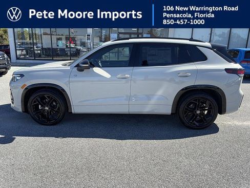 New 2026 Volkswagen Tiguan SE R-Line image 1