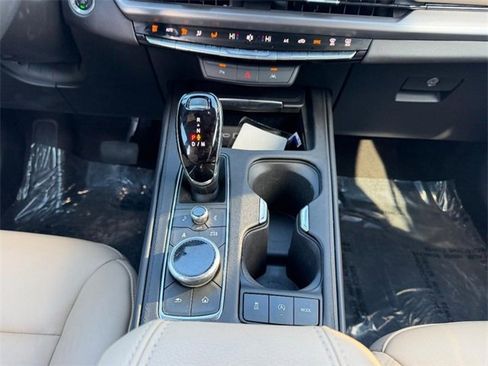 Used 2024 Cadillac XT4 Premium Luxury image 15