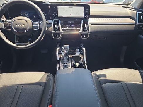 Certified 2023 Kia Sorento SX AWD/4WD image 15