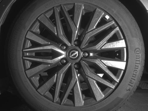 Used 2025 Nissan Altima 2.5 SV image 14