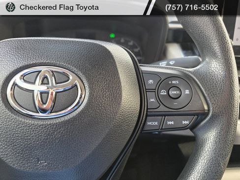 Used 2023 Toyota Corolla LE image 27