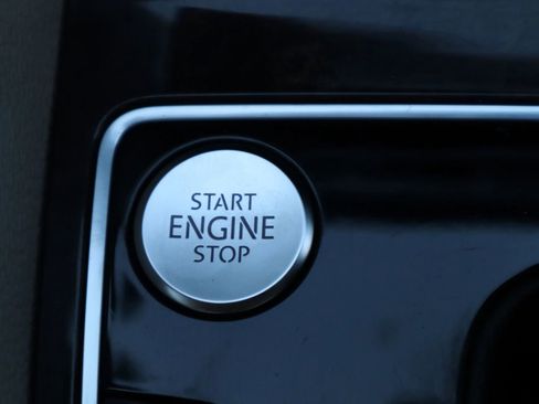 Used 2015 Volkswagen Passat TDI SEL Premium image 23