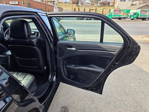 Used 2014 Chrysler 300 S AWD/4WD image 16