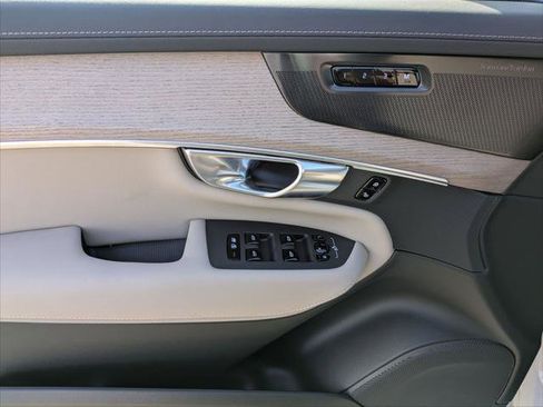 New 2026 Volvo XC90 B6 Plus w/ Protection Package Premier image 7