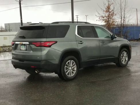 Used 2022 Chevrolet Traverse LT image 8