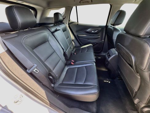 Used 2024 GMC Terrain SLT AWD/4WD image 13