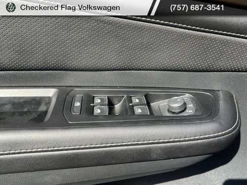 Used 2026 Volkswagen Atlas SE AWD/4WD image 16