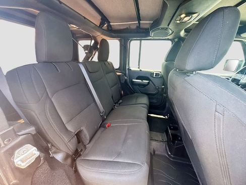 Used 2021 Jeep Wrangler Unlimited Sport AWD/4WD image 31