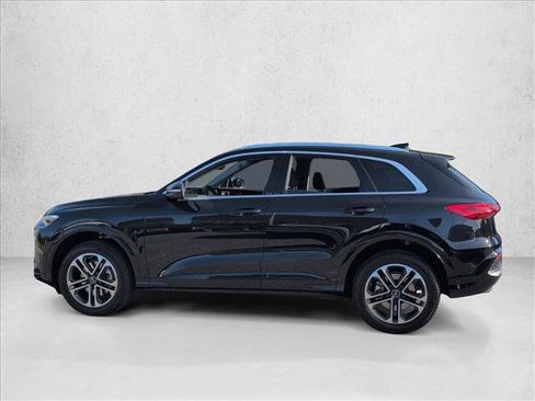 Certified 2025 Audi Q5 Premium w/ Premium Plus AWD/4WD image 9