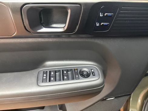 Used 2025 Hyundai Santa Fe Calligraphy FWD image 23