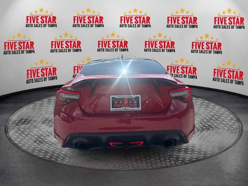 Used 2017 Toyota 86 RWD image 6