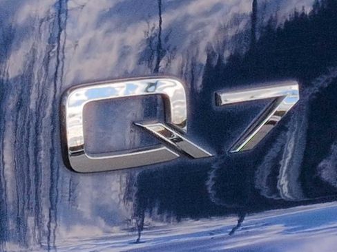 Used 2022 Audi Q7 Premium Plus image 13