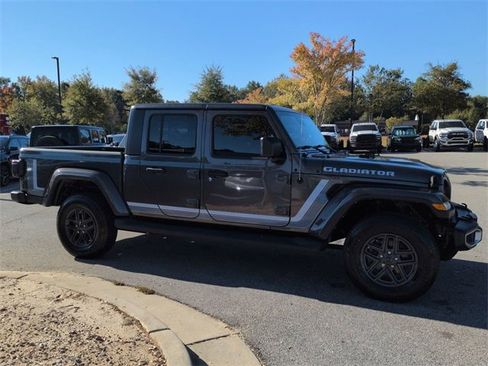 Certified 2021 Jeep Gladiator Sport image 2