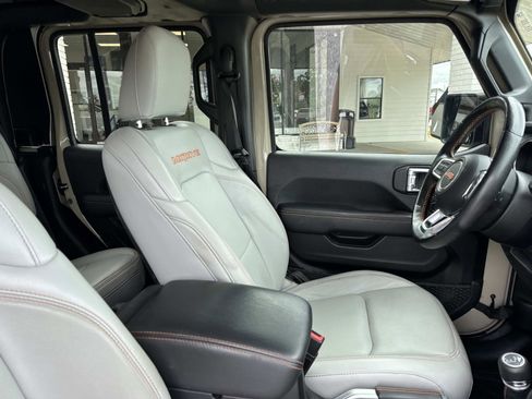 Used 2020 Jeep Gladiator Mojave AWD/4WD image 10