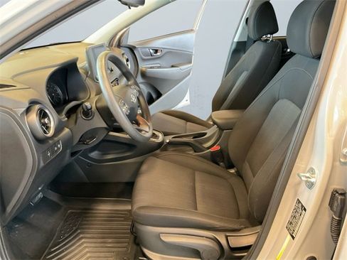 Used 2022 Hyundai Kona SEL image 9