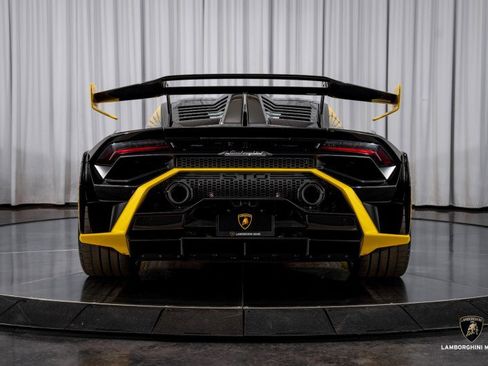Used 2024 Lamborghini Huracan STO image 22