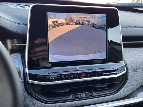 New 2026 Jeep Compass Latitude image 17